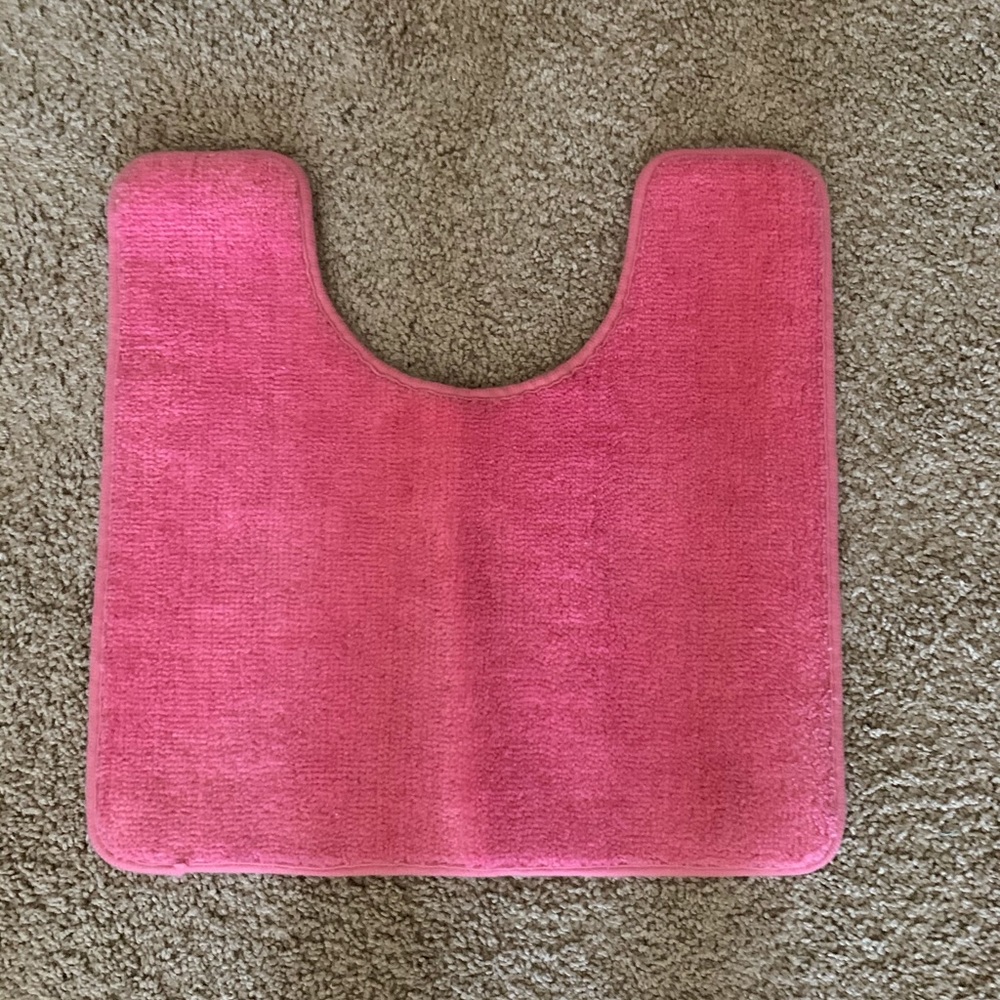 Pink Bathroom Rug Set 💕 - Picture 2 of 3